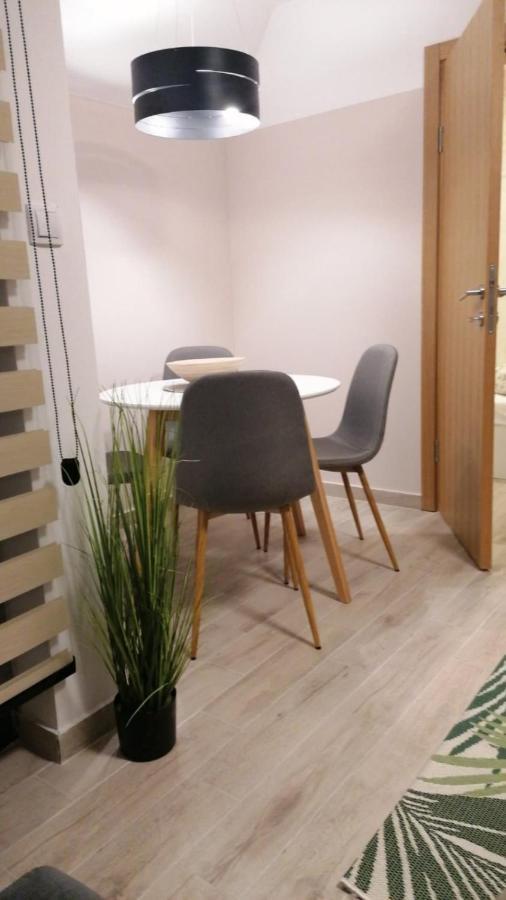Part Apartment *