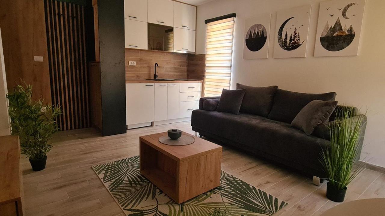 Part Apartment