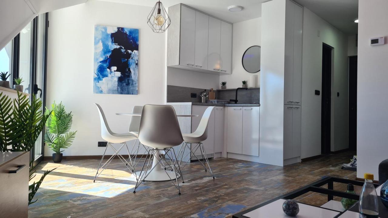 Part Apartment